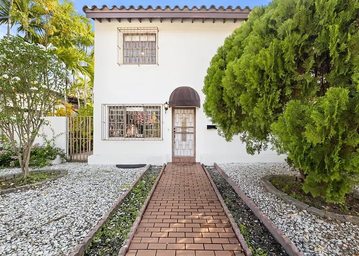 Little Havana Retreat - Newly Remodeled Villa By Loan Depot Stadium!